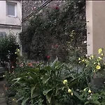 Superbe Appartement Au Coeur De Montmartre
